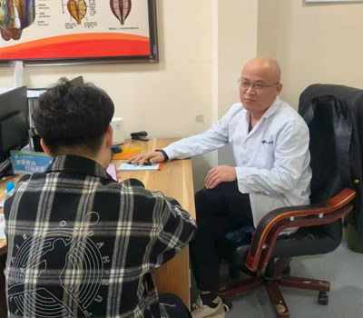 果洛藏族自治州|男科医师高朋磊：守护男性健康，专业男科诊疗